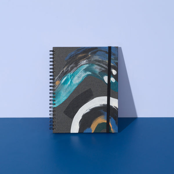 Moglea Dorian B5 Notebook with cream-colored pages and elegant cover design, ideal for writing and note-taking.